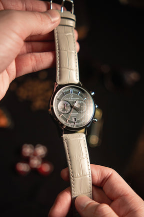 Monarch Flyback 42mm + Perfume Lattafa Asad